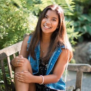 Meet your Posher, Ariella